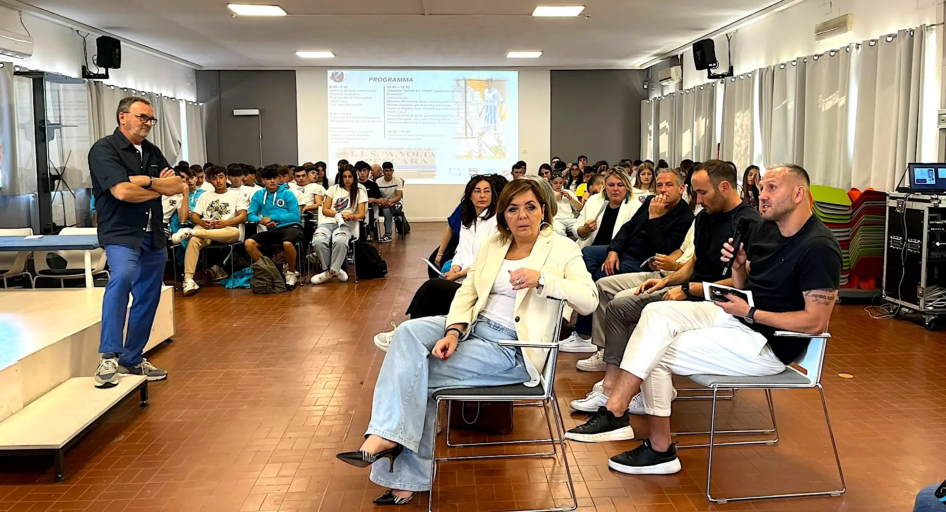 Il Mister Pomante ed il Prep. Atl. Petrarca ospiti dell’Istituto “Volta” per ricordare un giovane studente